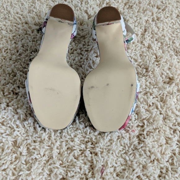 Heels - Picture 2 of 3